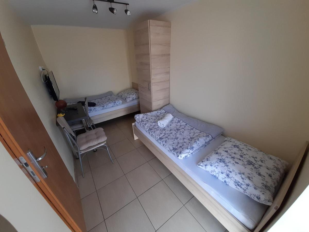 Pokoje Freedoor Lugniany Екстер'єр фото