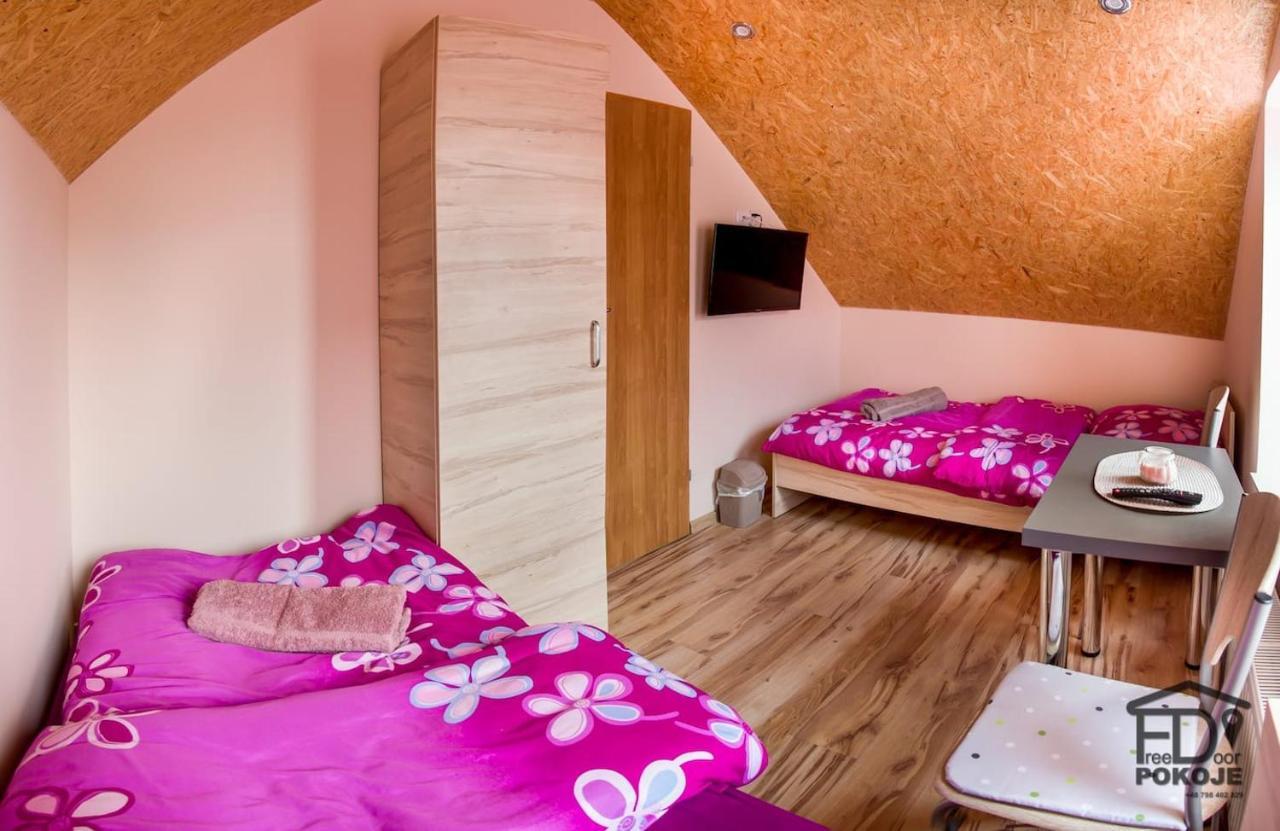 Pokoje Freedoor Lugniany Екстер'єр фото